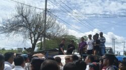 Pedagang dan Warga Wakuru Blokir Jalan Poros Raha Wamengkoli, Tuntut Tanggung Jawab Pemda Muna