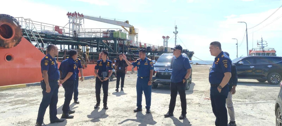 Ahmad Syafei Didampingi Kepala KUPP Kolaka Tinjau Pengembangan Pelabuhan