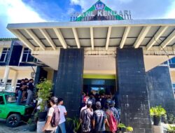 Kantor KPKNL Kendari Disegel, Massa Minta Lelang Ditunda