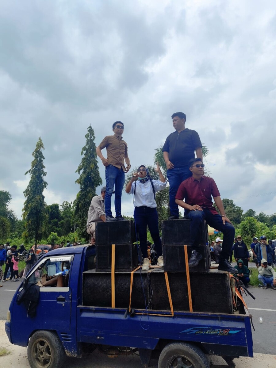 Ratusan Warga Torobulu Sampaikan Dukungan terhadap PT WIN di PN Andoolo