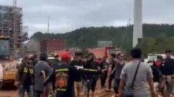 Viral Video Keributan di Area PT IPIP, Sejumlah Orang Terekam Membawa Sajam