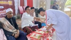 Habil Marati Salurkan 2,5 Ton Beras untuk Warga Kendari