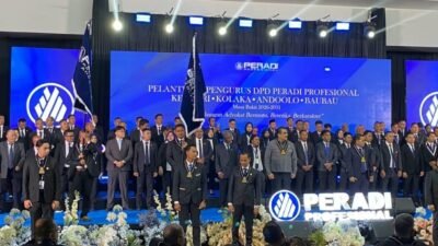 Lantik 120 Pengurus PERADI Profesional, Harris Minta Advokat Tak Tunggu Perkara